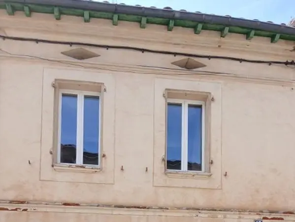 Ravalement de façade (avant) Ravalement de façade (avant)